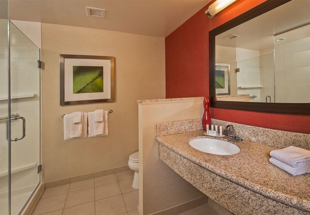 Courtyard By Marriott Glassboro Rowan University Exterior photo