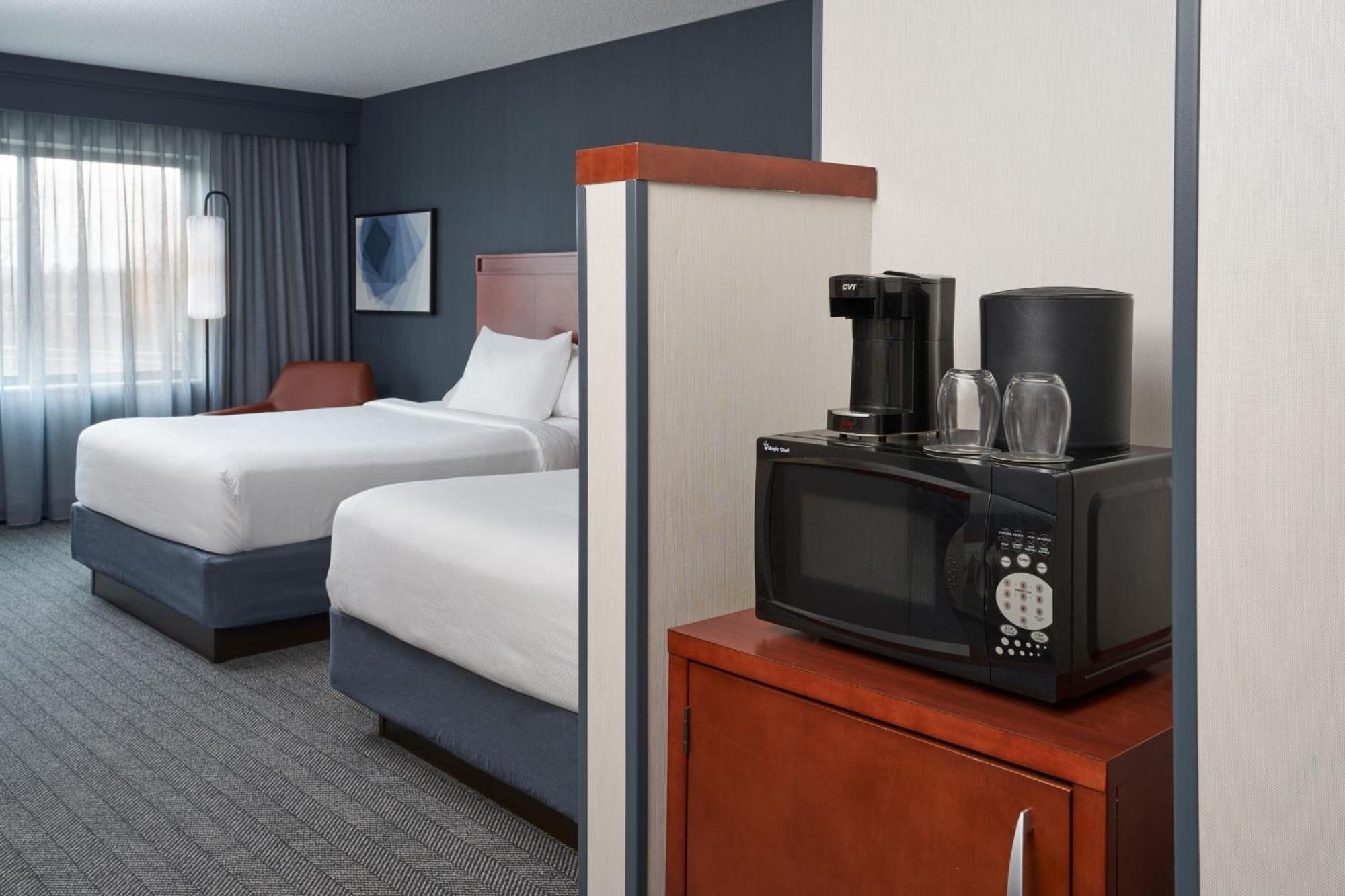 Courtyard By Marriott Glassboro Rowan University Exterior photo